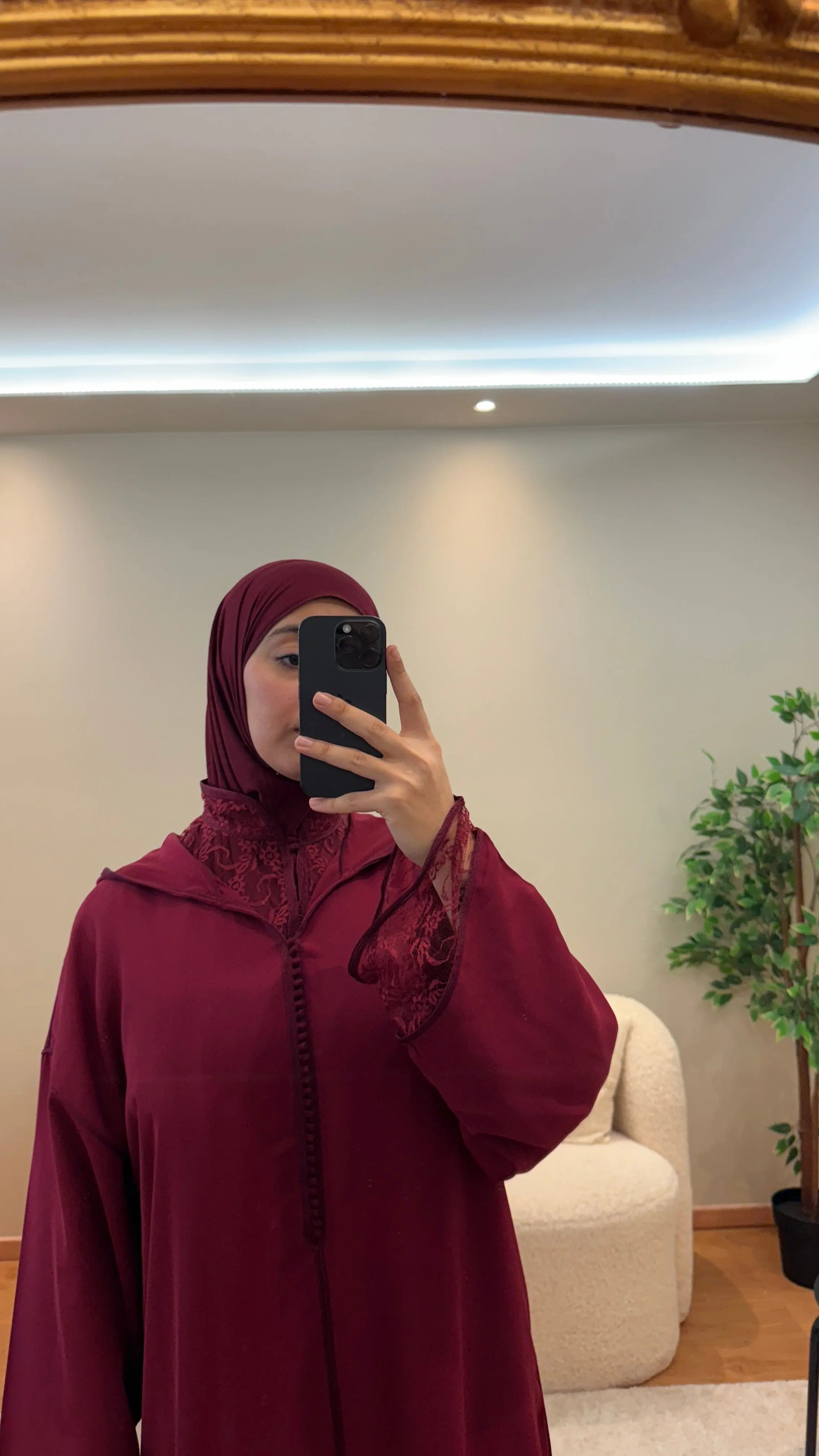 Jellaba Dentelle Bordeau Caftan Assala